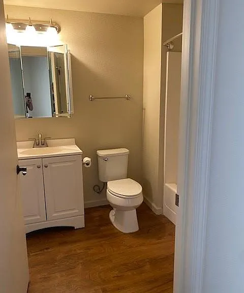 301 Prescott Ave #204 — Photo 9