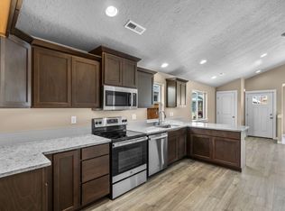 2572 NW Teak Ave, Redmond, OR 97756
