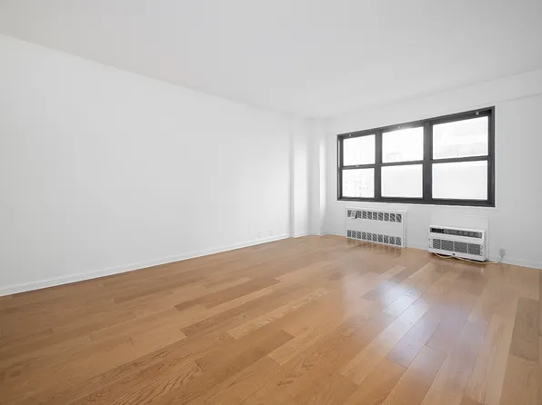 240 East 76th Street image 7 of 10