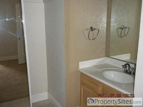 5th image of 8731 Graves Ave Unit 22