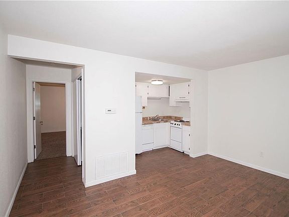 4th image of 2158 N Garland Ave