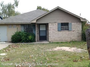 595 26th St SW, Paris, TX 75460