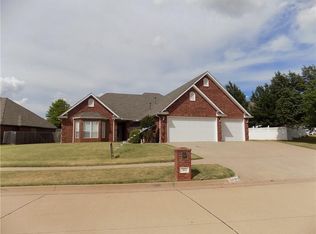 301 Rock Creek Rd, Yukon, OK 73099