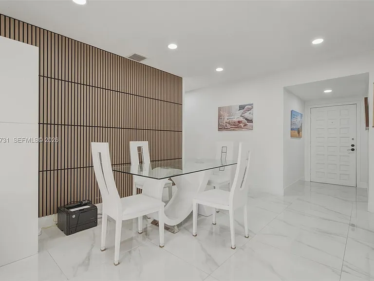 11621 NW 58th Pl — Photo 3