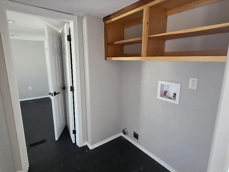 310 Paddock St #4 — Photo 14