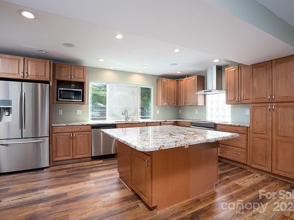 5th image of 5829 Carpenter Dr
