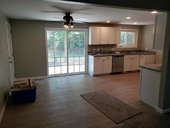 3rd image of 76 Pollyanna Ave