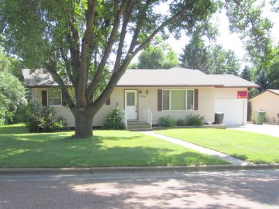 1814 B Ave NE, Watertown, SD, 57201