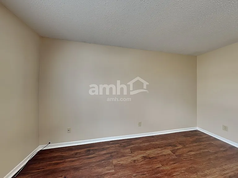 1221 Redwood Dr — Photo 21