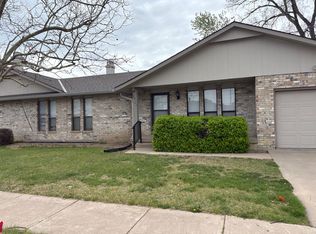 8502 E Parkmont Dr, Wichita, KS 67207