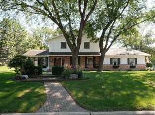 528 5th Ave SE, Sioux Center, IA 51250