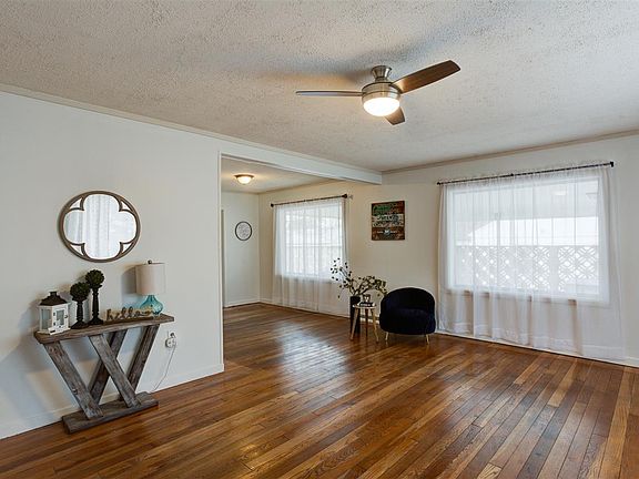 2nd image of 1008 Torbett St