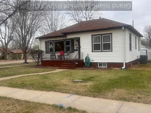 1st image of 324 W 15th St