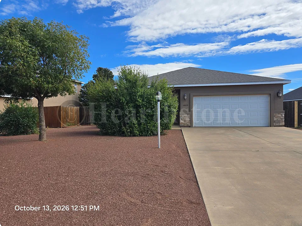 1809 College Park Dr
