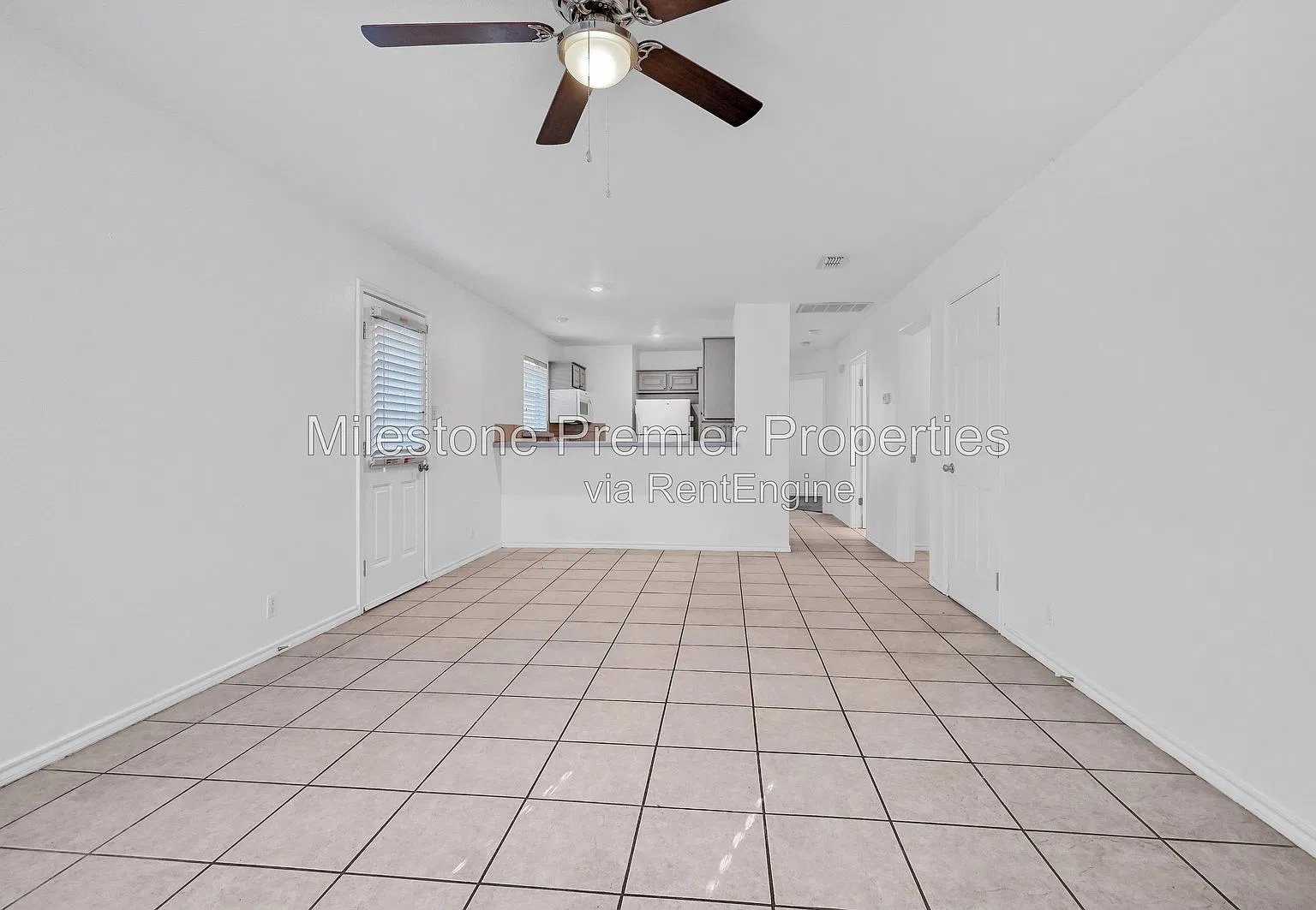 2 bed, 1.0 bath, 812 sqft, $1,100 — Photo 4