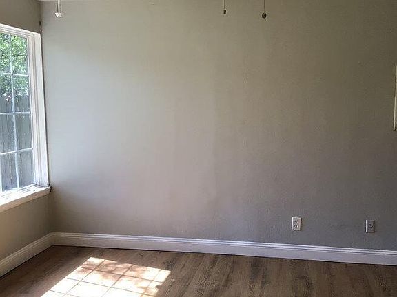 2nd image of 2124 Buckman St