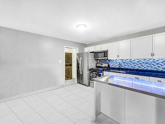 5th image of 2025 E 223rd St