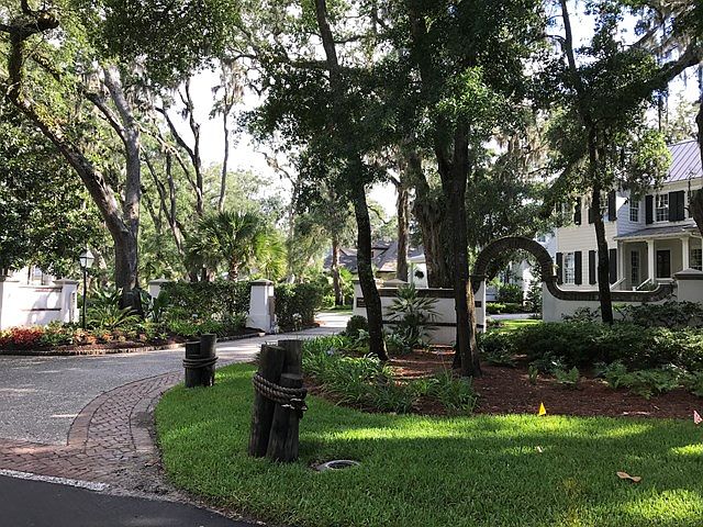 2nd image of 1066 Village Oaks Ln