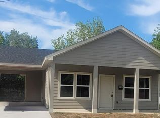 605 S San Antonio St, Wolfe City, TX 75496