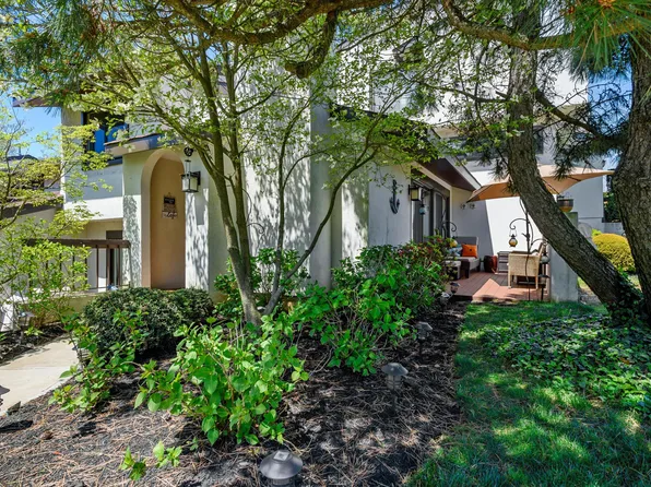 85 Tower Hill Dr, Red Bank, NJ 07701