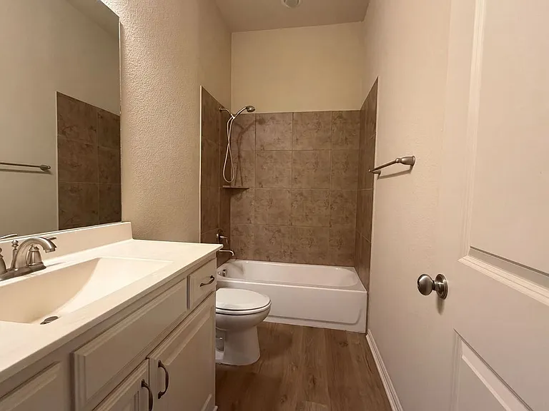 3005 S College Ave — Photo 13