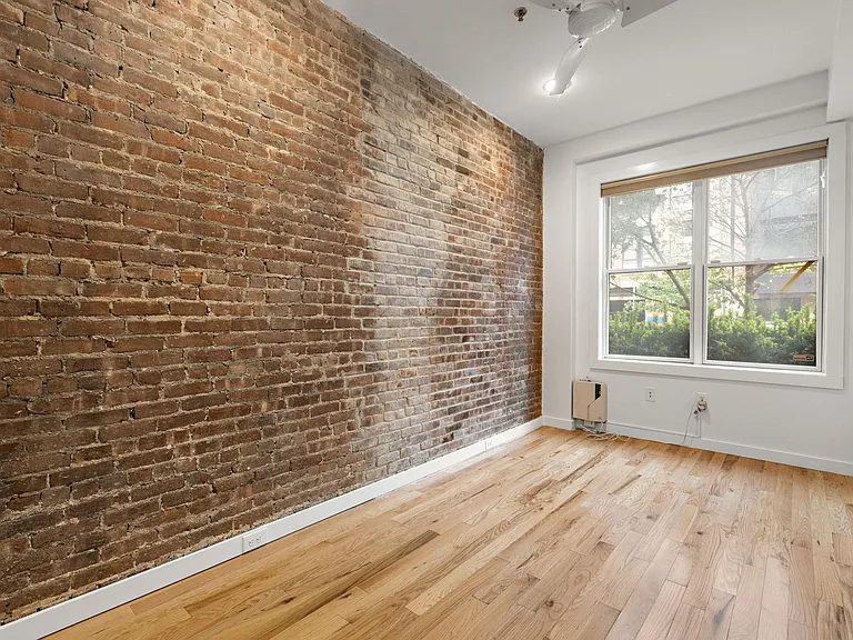 412 Monroe St #2 — Photo 8