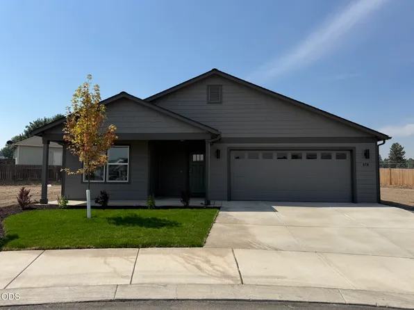 676 NE Rickenbacker Rd #142, Madras, OR 97741