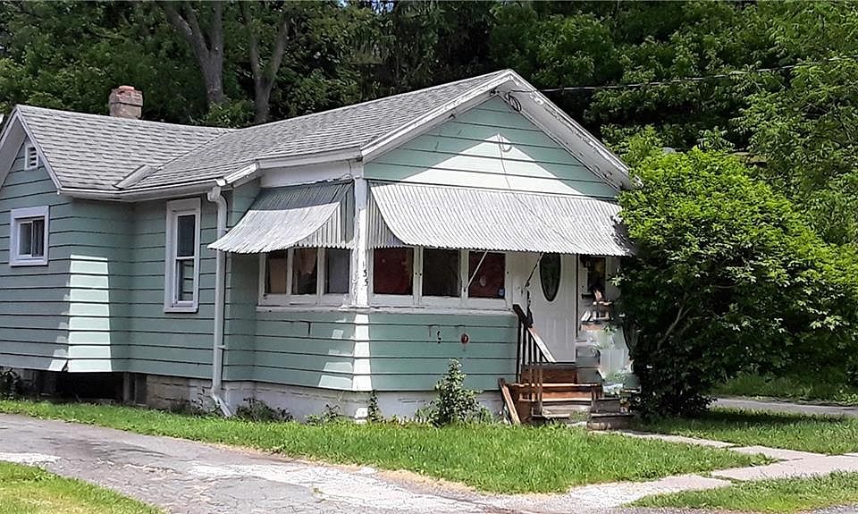 1st image of 135 Cordova St
