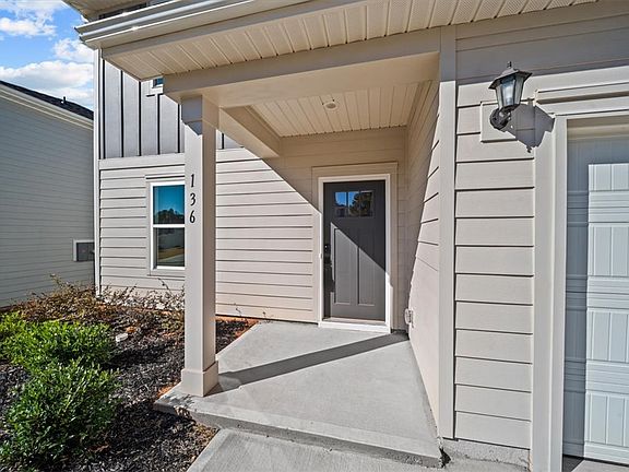 3rd image of 136 Willoughby Way