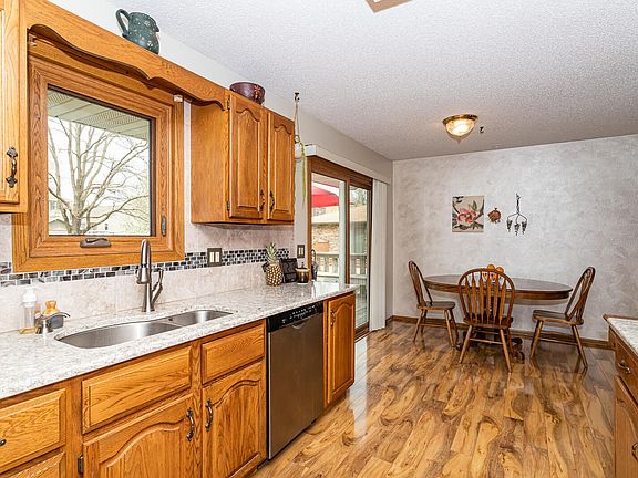 5th image of 1007 Oklahoma Dr
