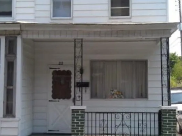 22 E Poplar St, Shenandoah, PA 17976
