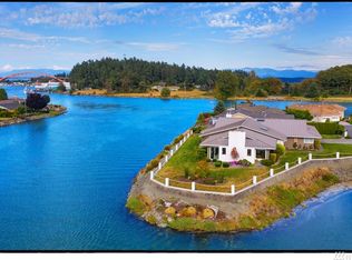 801 Shoshone Dr, La Conner, WA 98257