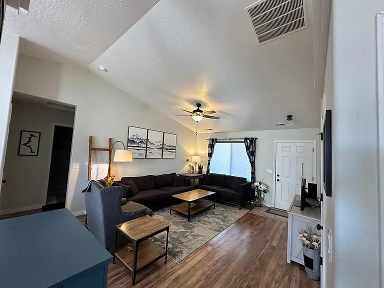 3582 W Manning Loop — Photo 3