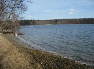 10 River Rd, Saunderstown, RI 02874