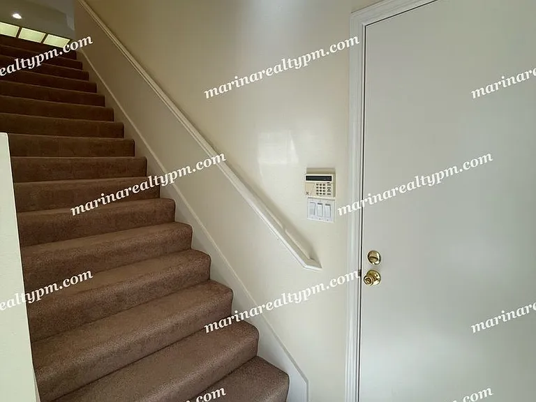 2611 Bayfront Ct — Photo 3
