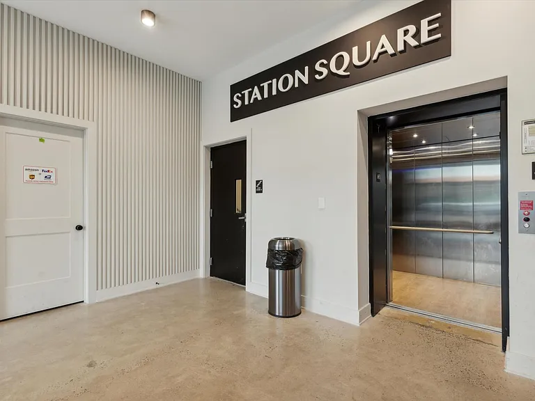 Station Square — Photo 17
