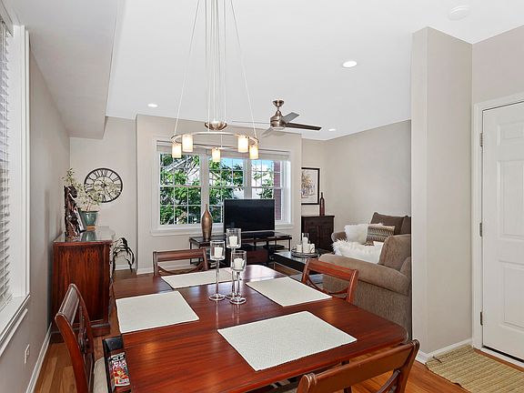 4th image of 1213 N Honore St Unit 2