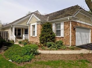 487 Park Barrington Dr, Barrington, IL 60010