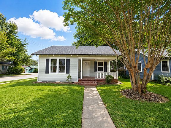 2nd image of 526 Evangeline Dr