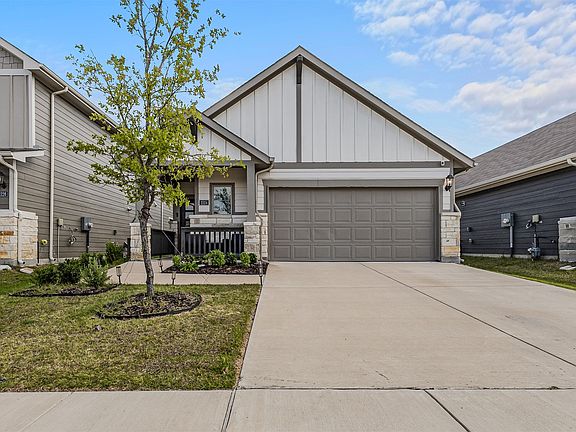 2nd image of 2224 Cliff Springs Dr