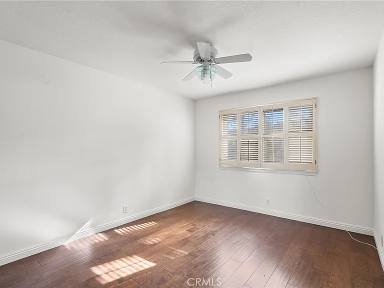 11861 Darby Ave — Photo 38