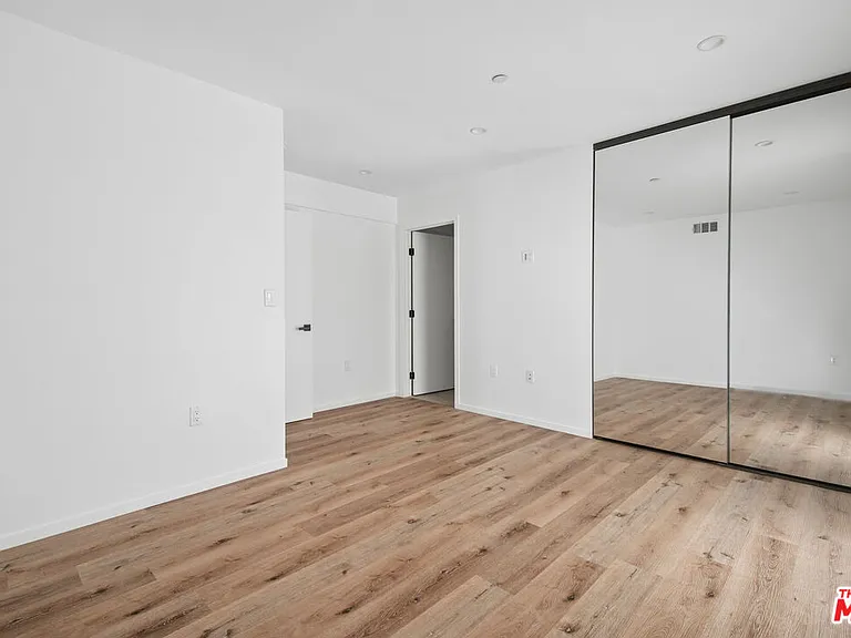 662 N Mariposa Ave #1/2 — Photo 7