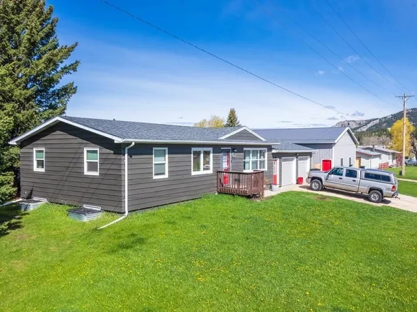 299 S 11th St, Custer, SD 57730