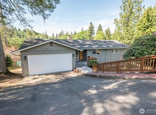 2441 W Lynnwood Dr, Longview, WA 98632