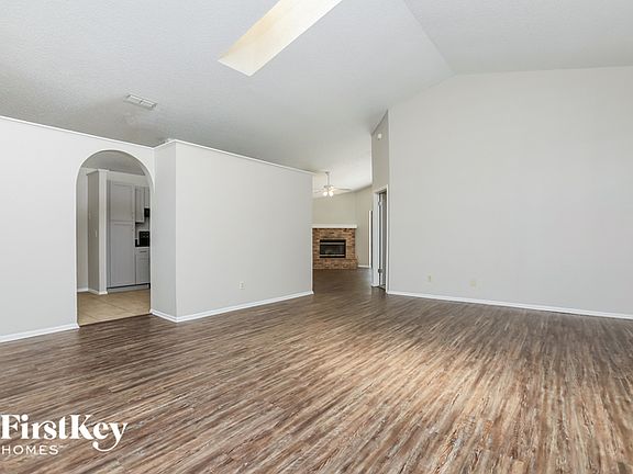 4th image of 2050 Sue Ellen Ct