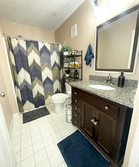 5447 Vineland Rd #1110 — Photo 8