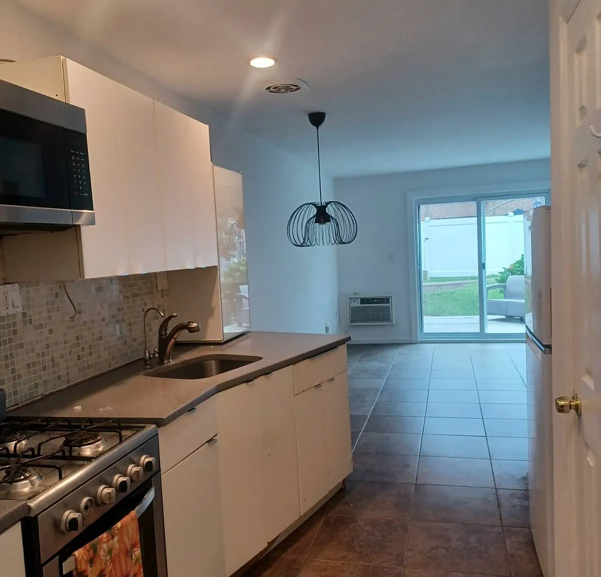 1 bed, 1.0 bath, 600 sqft, $1,950 — Photo 1