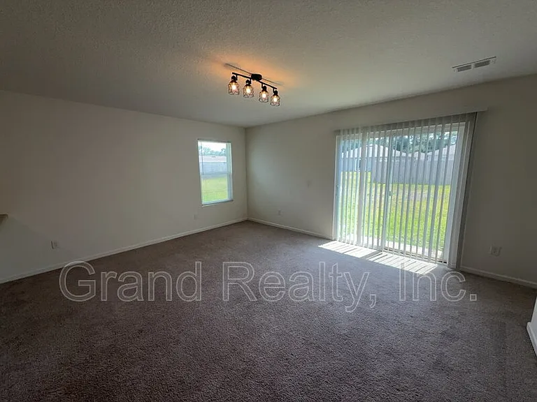 4360 Jitterbug St — Photo 10