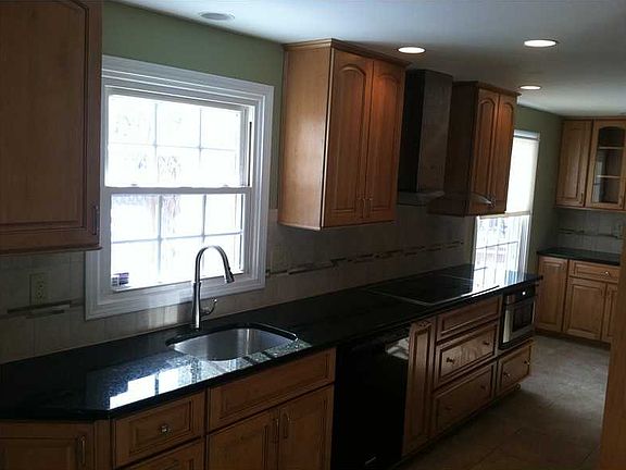 2nd image of 950 Cork Dr