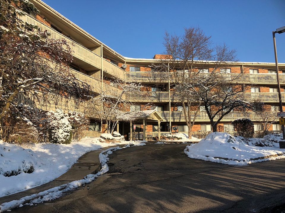 1st image of 1600 Wedgewood Dr APT 214